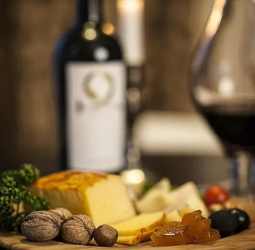 Ararat فندق كلابيدا